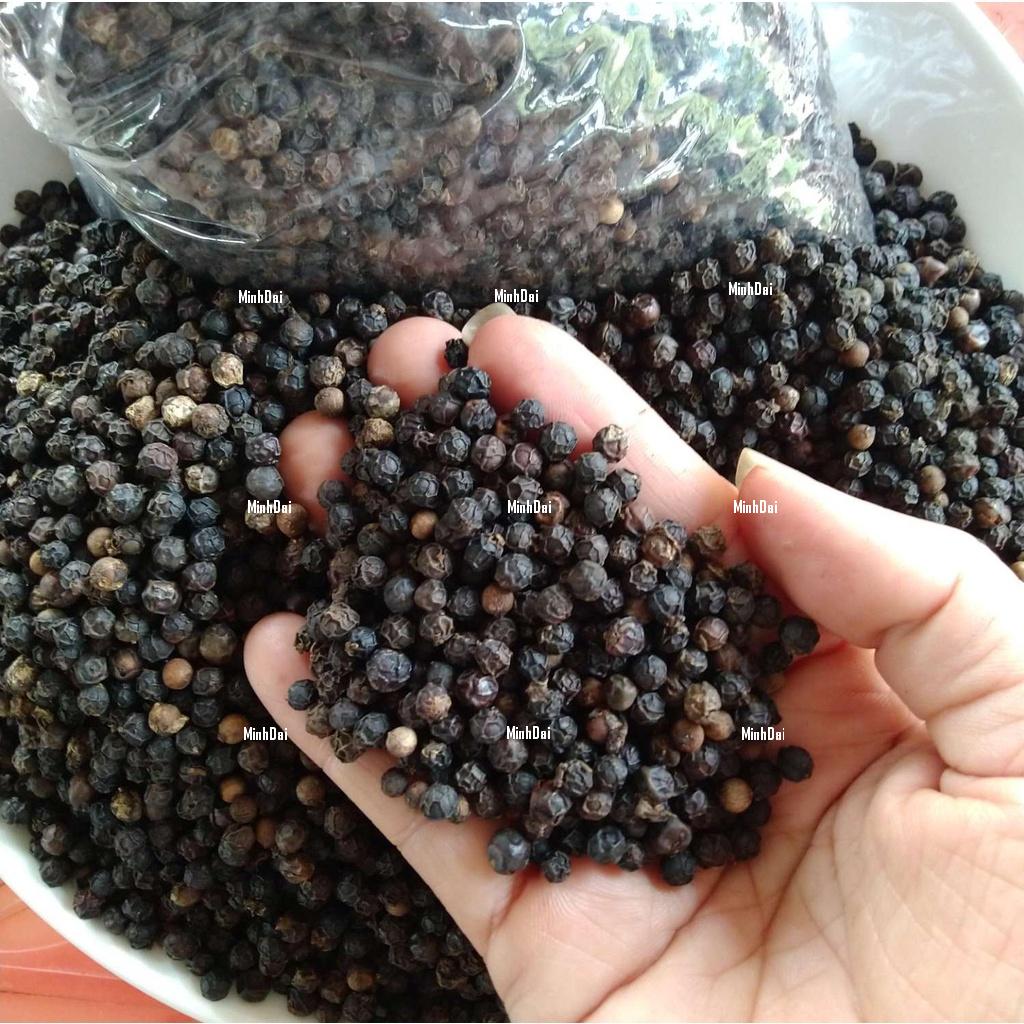 Hạt Tiêu Nguyên Hạt – Bí Quyết Gia Vị Thơm Ngon Cho Mọi Bữa Ăn hạt tiêu nguyên chất